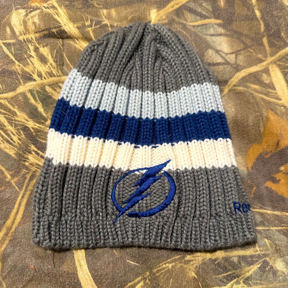 2017 TAMPA BAY LIGHTNING HOCKEY BEENIE- Never worn & Out Of Print